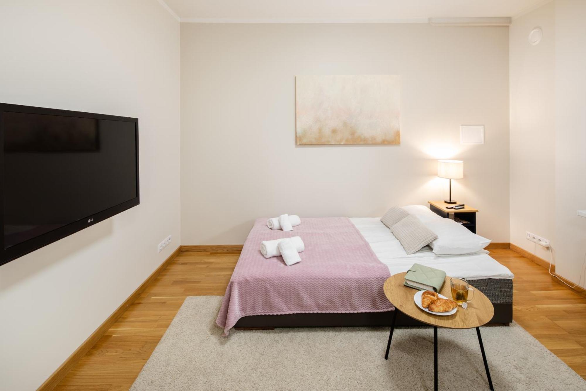 Riga Embassy Center Apartment With Parking Exteriör bild