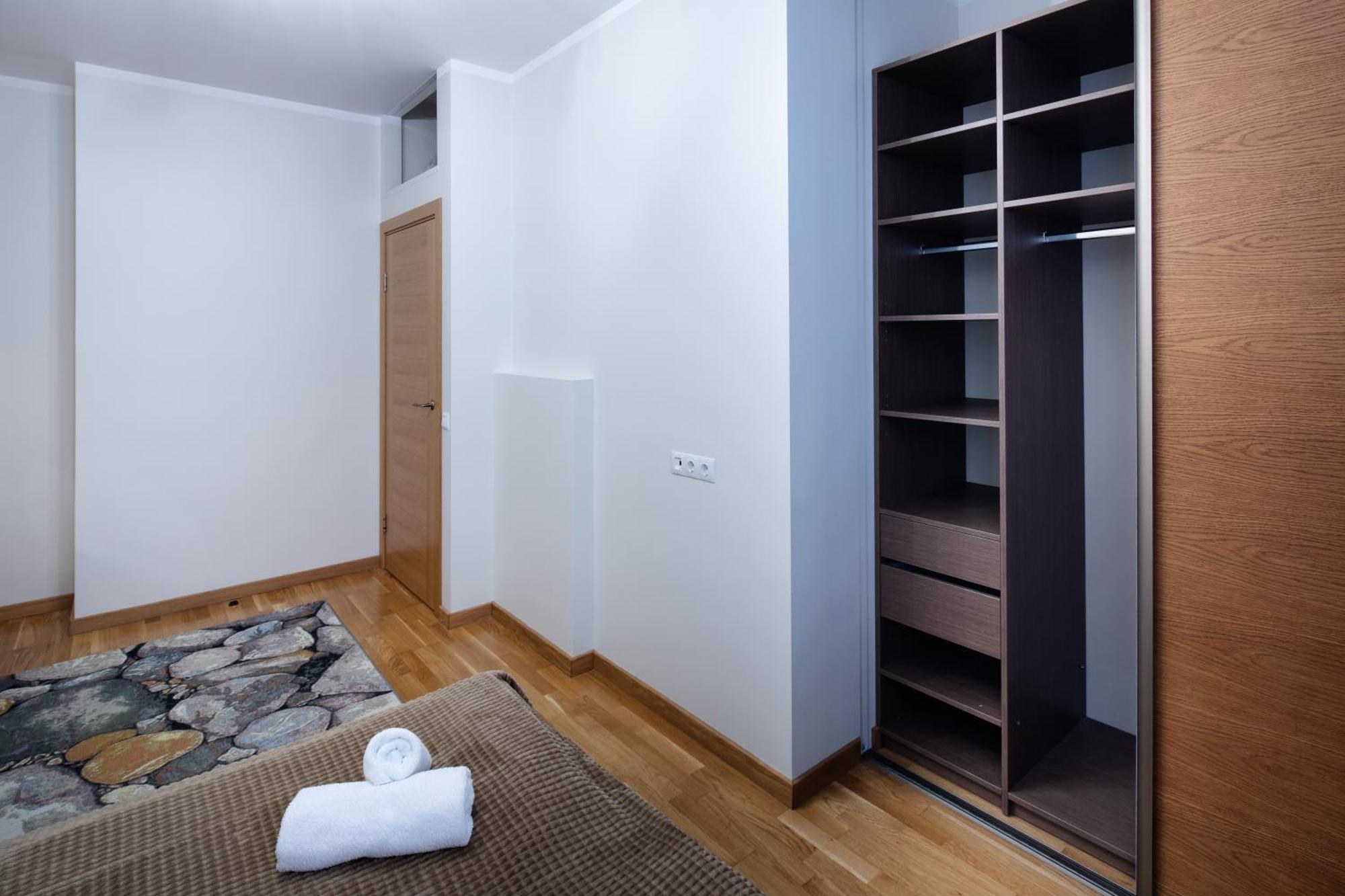 Riga Embassy Center Apartment With Parking Exteriör bild