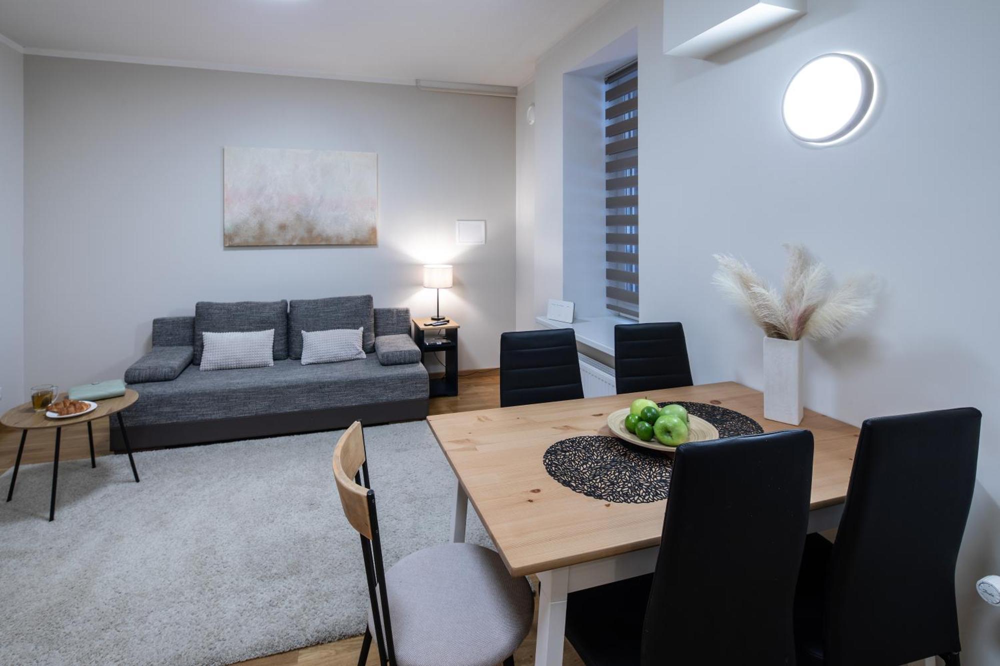 Riga Embassy Center Apartment With Parking Exteriör bild